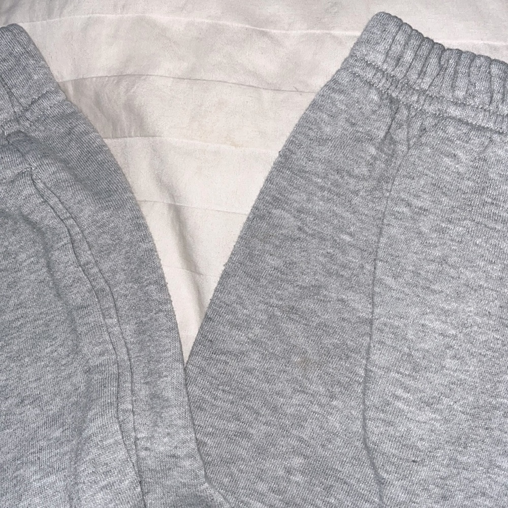 SWEATS - Picture 2 of 3